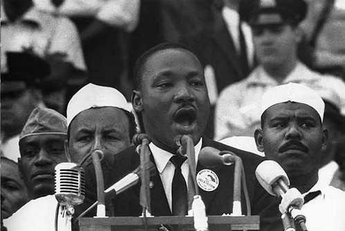 mlk jr. speaking to a crowd of people